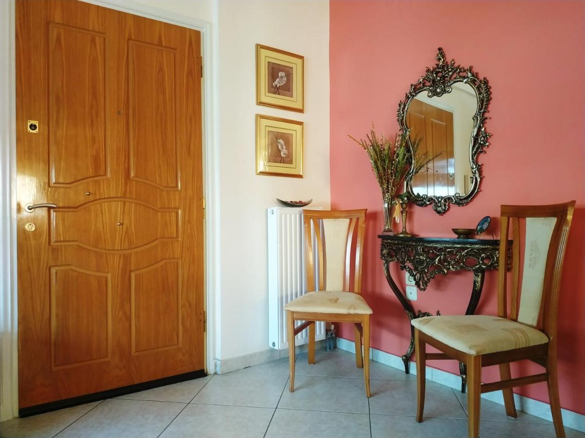 Thalia Apartment In Kalamata, 15' Walk From The City Center And The Beach Exterior photo