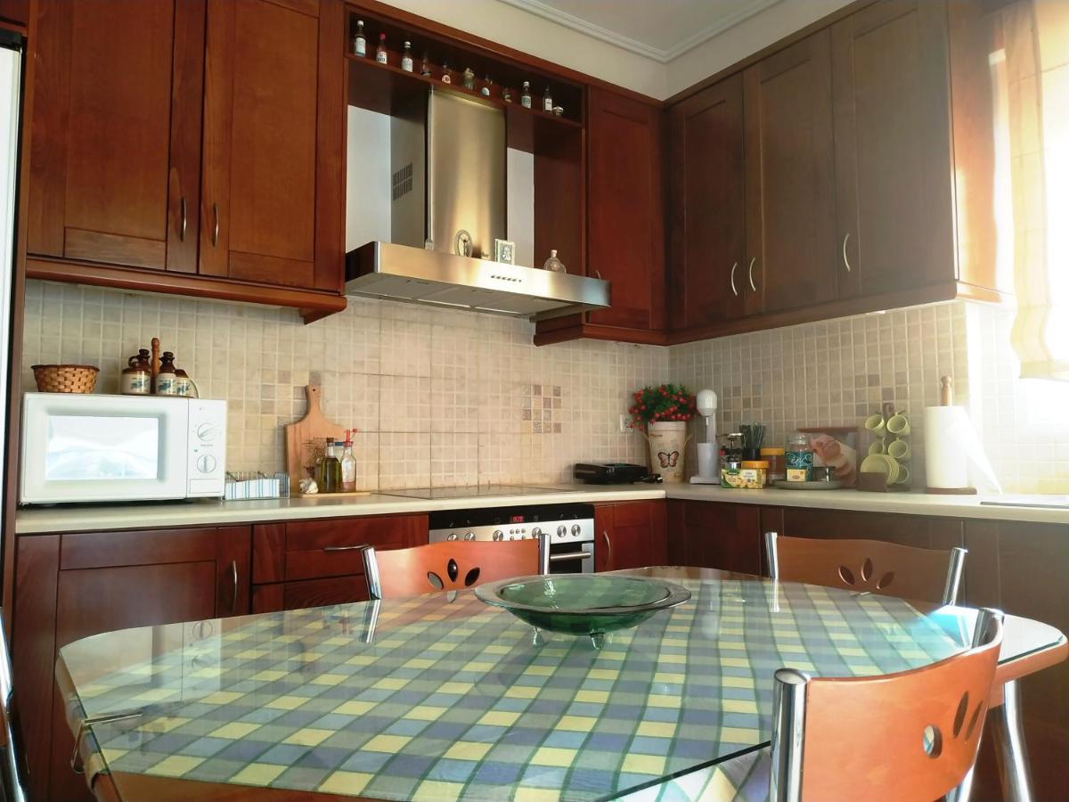 Thalia Apartment In Kalamata, 15' Walk From The City Center And The Beach Exterior photo