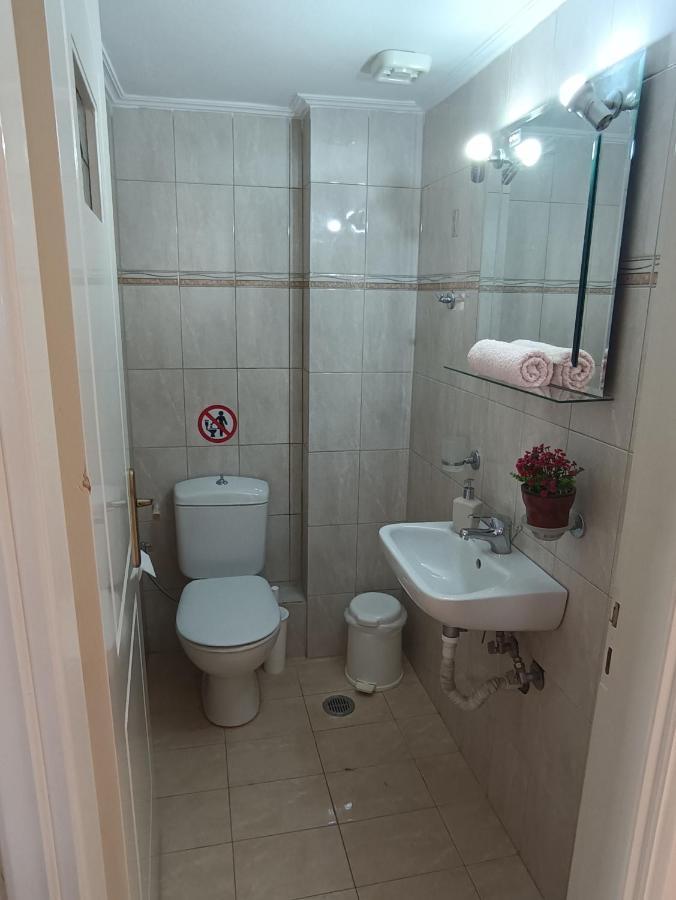 Thalia Apartment In Kalamata, 15' Walk From The City Center And The Beach Exterior photo