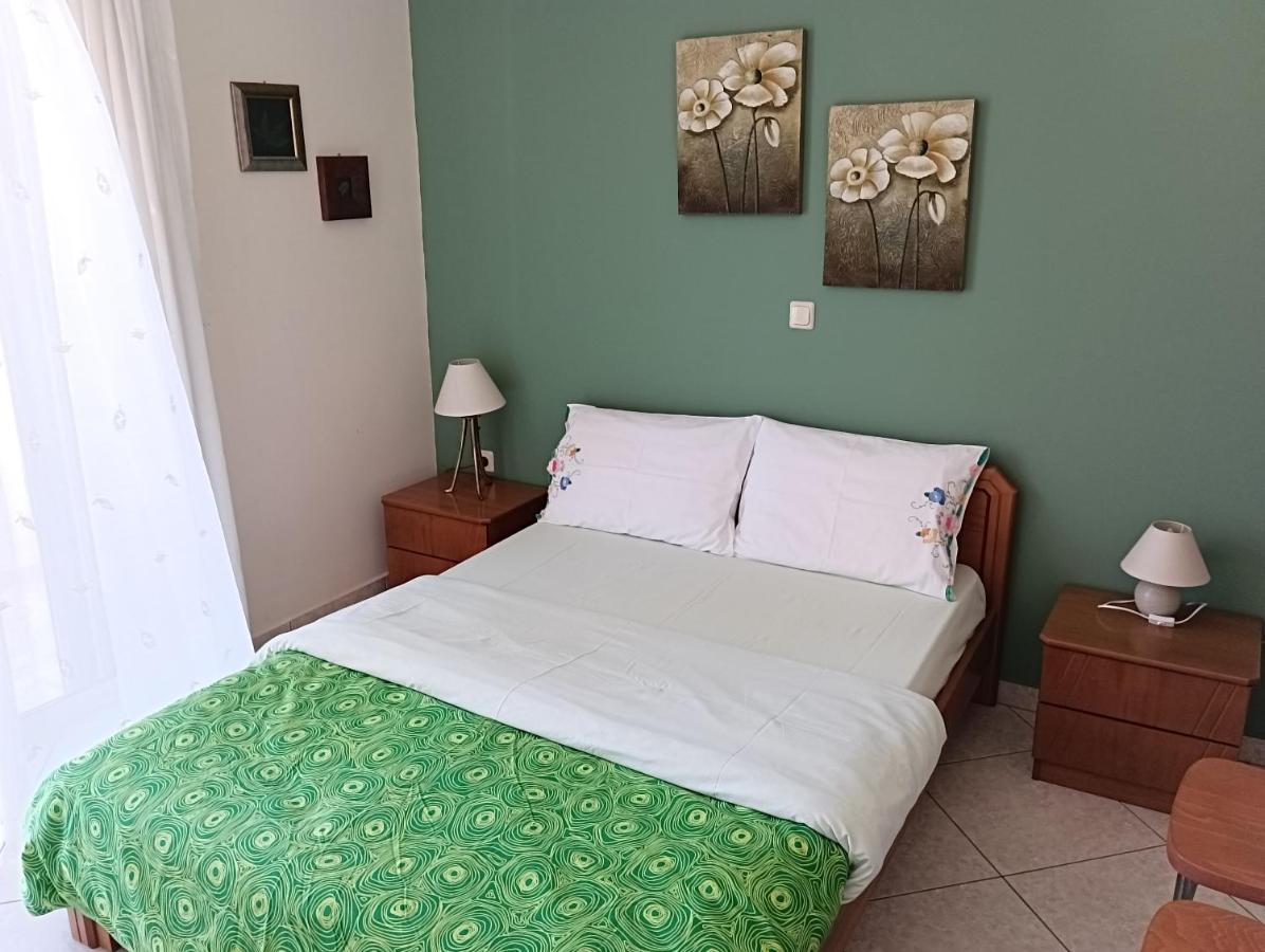 Thalia Apartment In Kalamata, 15' Walk From The City Center And The Beach Exterior photo